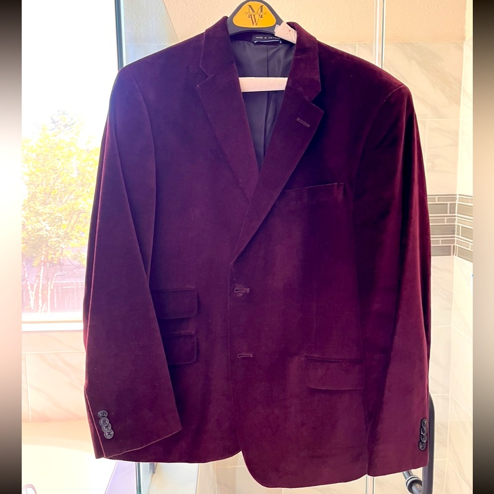 Velvet Sports Coat. Great condition. Dress to impress!